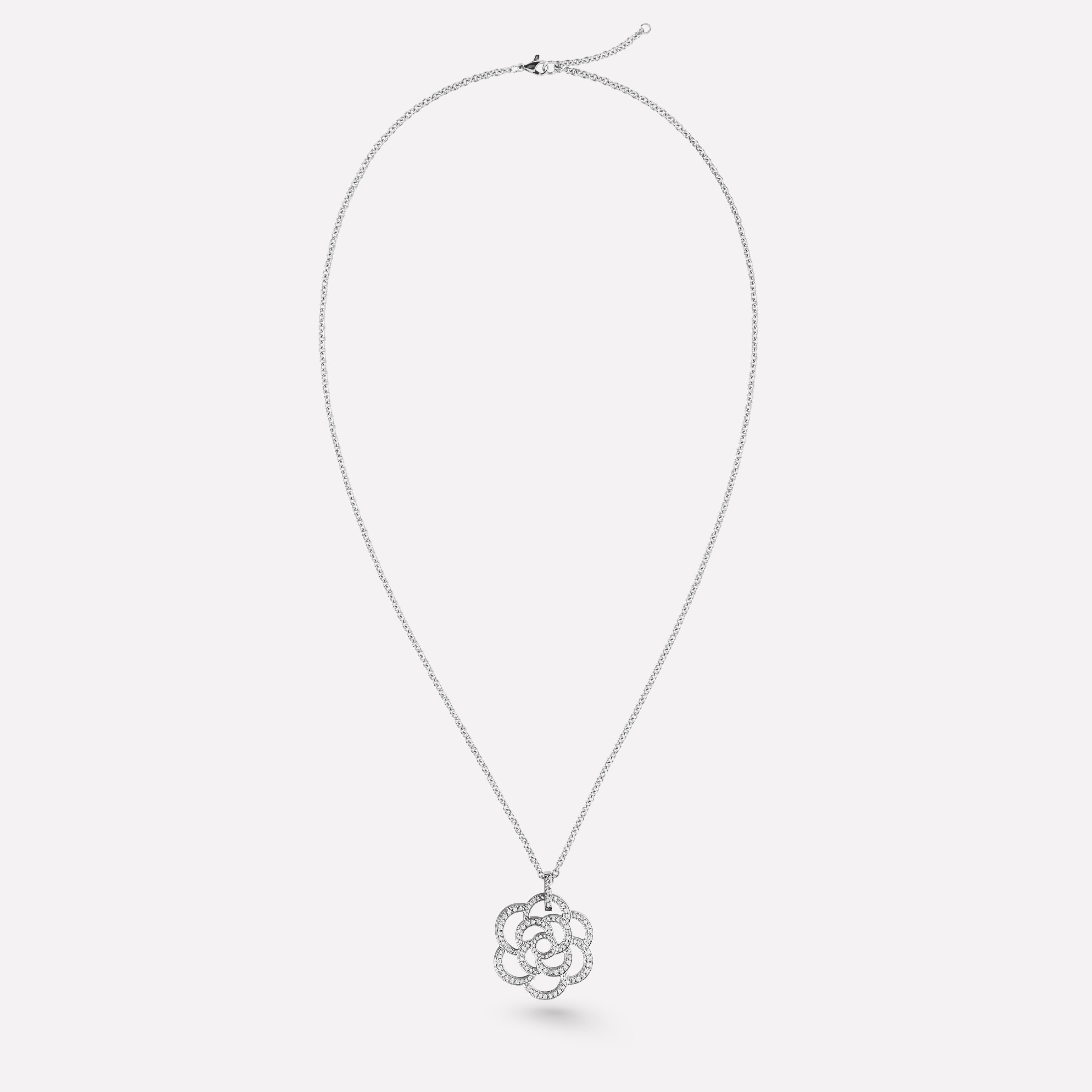 CAMÉLIA系列项链 镂空山茶花图案，标准款，白18K金，镶嵌钻石