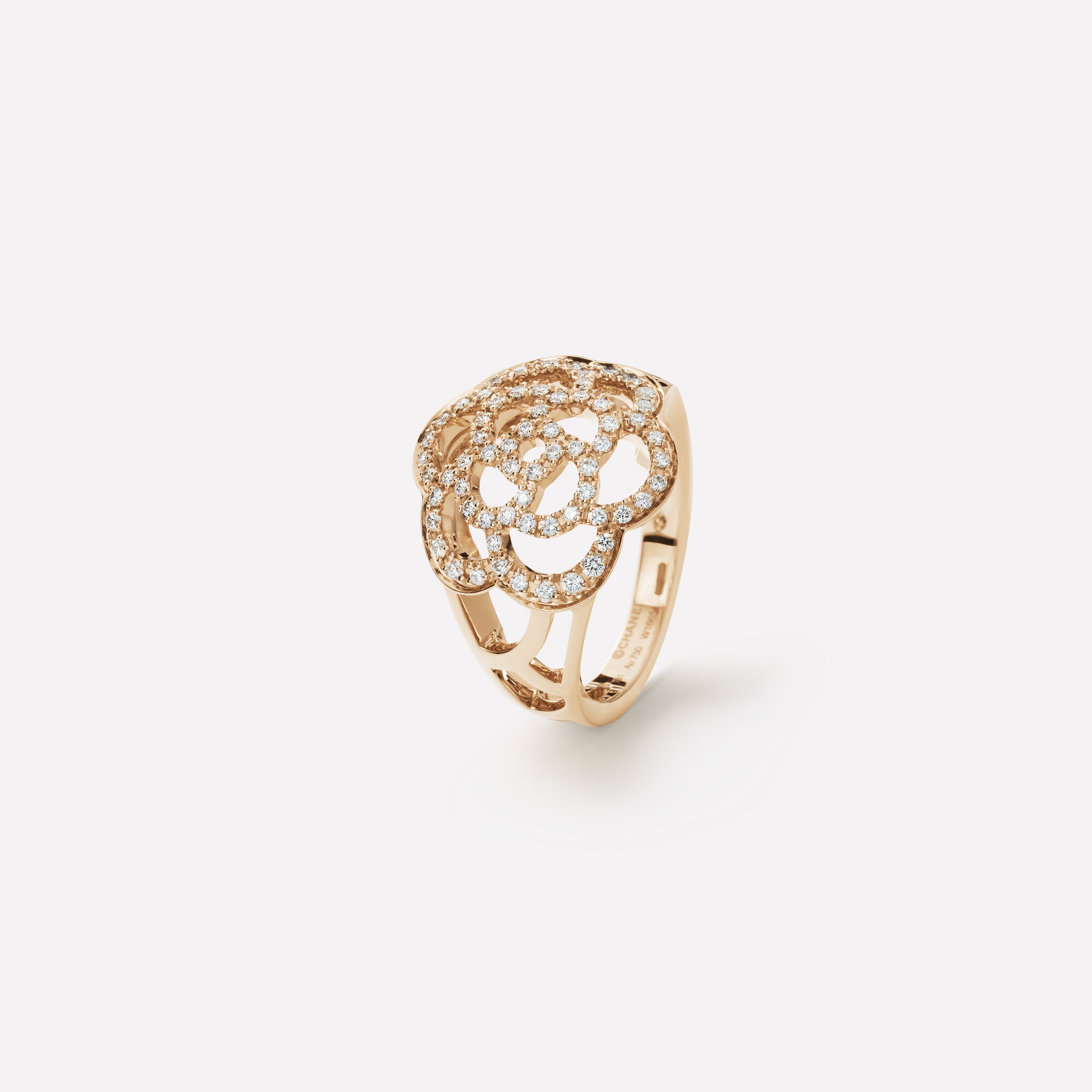 CAMÉLIA系列戒指 镂空山茶花图案，玫瑰18K金，镶嵌钻石