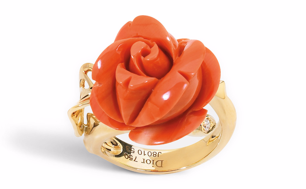 ROSE DIOR PRÉ CATELAN戒指，小号 750/1000黄金和红珊瑚